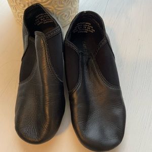 Capezio little girls black jazz shoes.